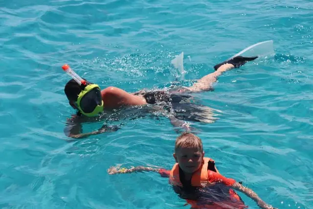 semi-sous-marin et snorkeling à Hurghada — photo 5